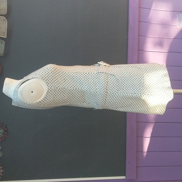 Cute retro looking dress - Picture 2 of 7